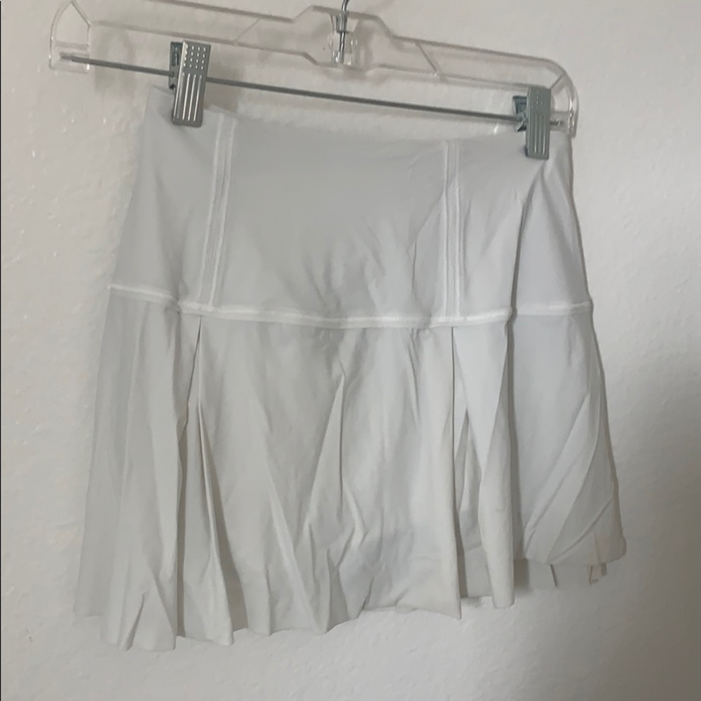 Lululemon white tennis skirt 🎾